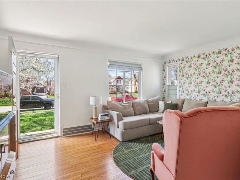 551 Oakmoor Avenue, Bay Village, OH 44140 Photo 3