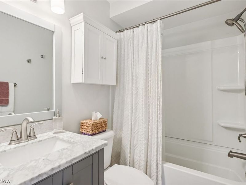 551 Oakmoor Avenue, Bay Village, OH 44140 Photo 9