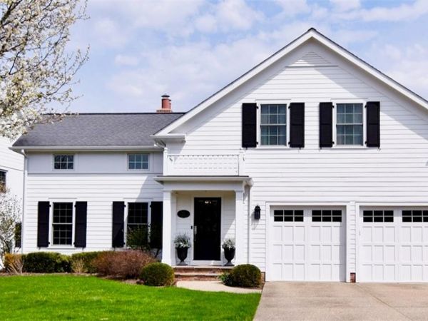 220 Falls Walk Way, Chagrin Falls, OH 44022