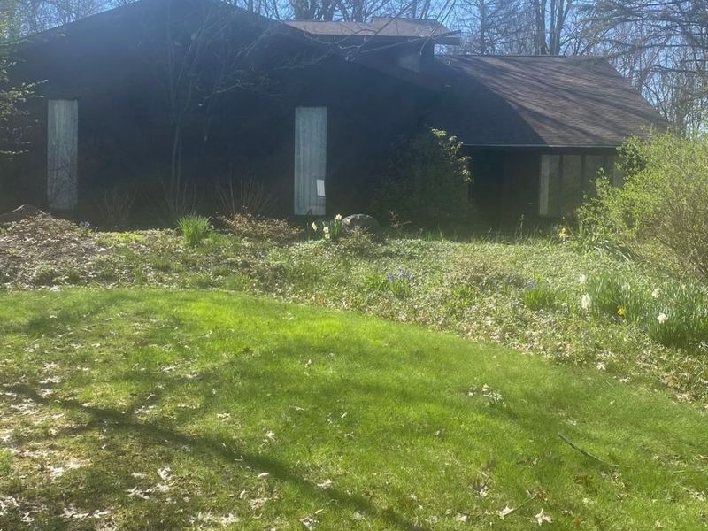 9376 Knights Way, Brecksville, OH 44141 Photo 2