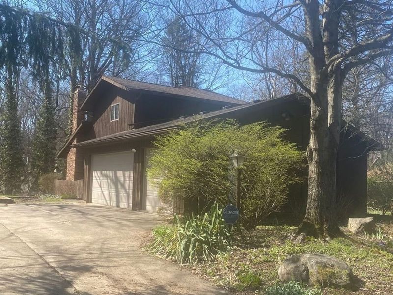 9376 Knights Way, Brecksville, OH 44141 Photo 4