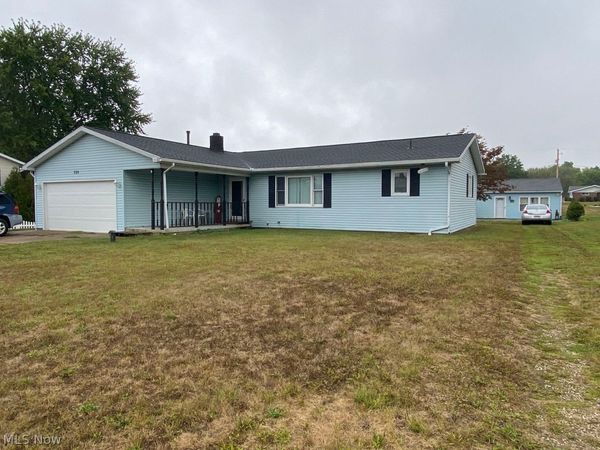 289 Sandy Drive SE, New Philadelphia, OH 44663