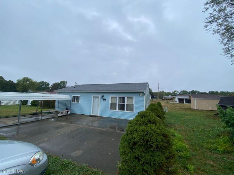 289 Sandy Drive SE, New Philadelphia, OH 44663 Photo 2