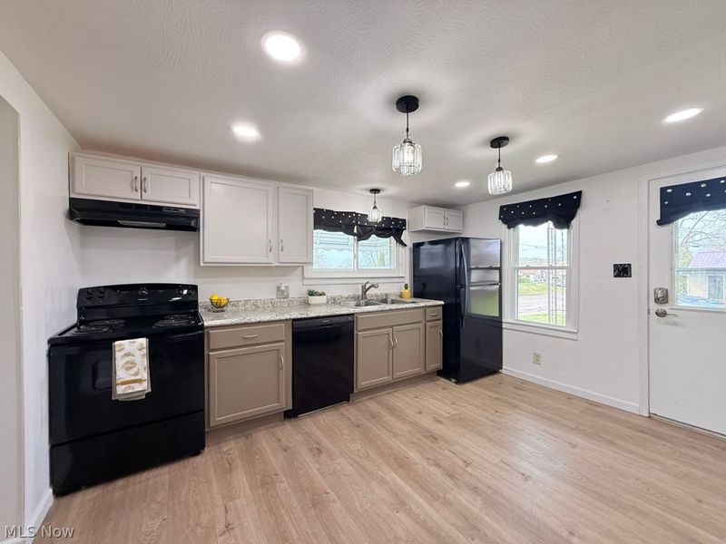 513 Franklin Avenue, Barberton, OH 44203 Photo 6