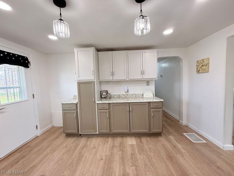 513 Franklin Avenue, Barberton, OH 44203 Photo 8