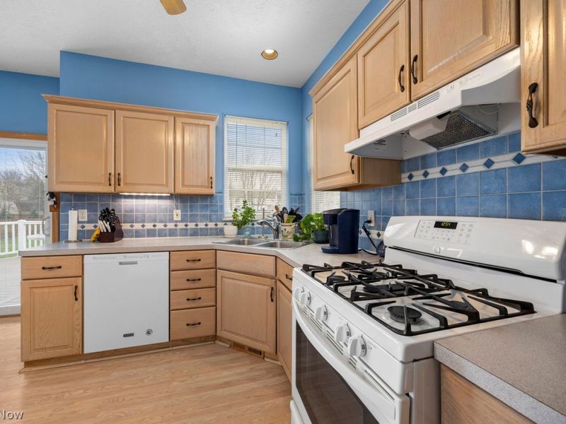 7310 Valeside Lane, Olmsted Township, OH 44138 Photo 10