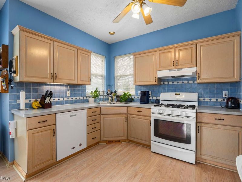 7310 Valeside Lane, Olmsted Township, OH 44138 Photo 14