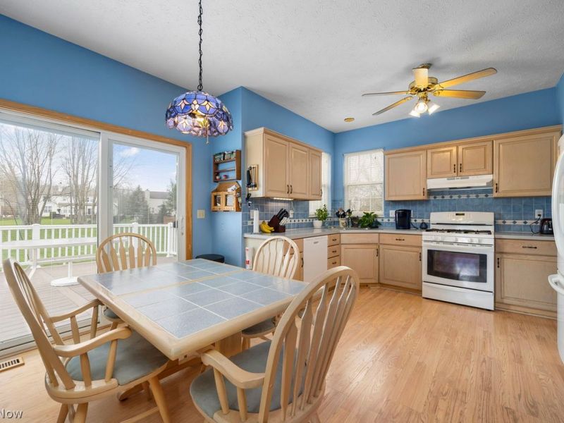 7310 Valeside Lane, Olmsted Township, OH 44138 Photo 15