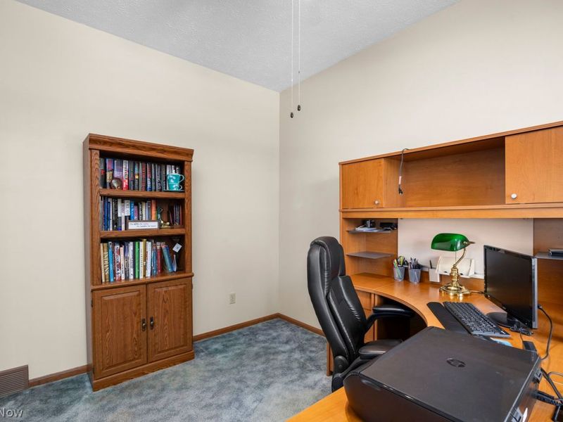 7310 Valeside Lane, Olmsted Township, OH 44138 Photo 17