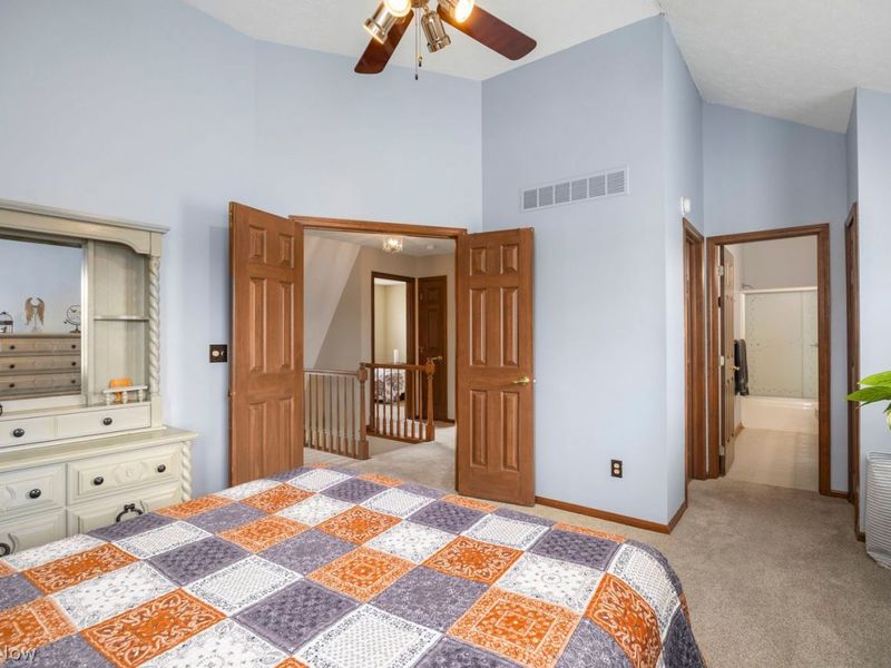 7310 Valeside Lane, Olmsted Township, OH 44138 Photo 20