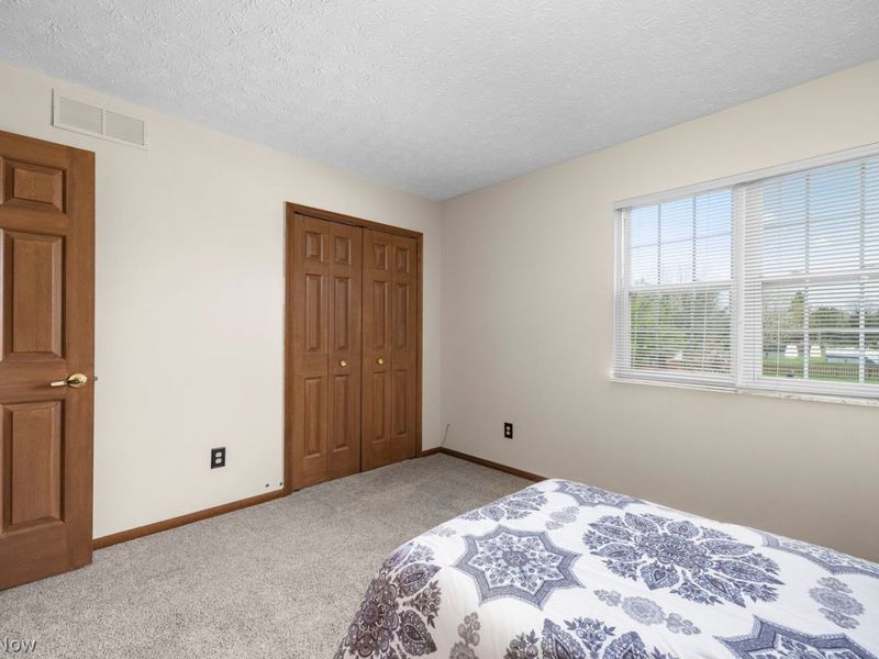 7310 Valeside Lane, Olmsted Township, OH 44138 Photo 26