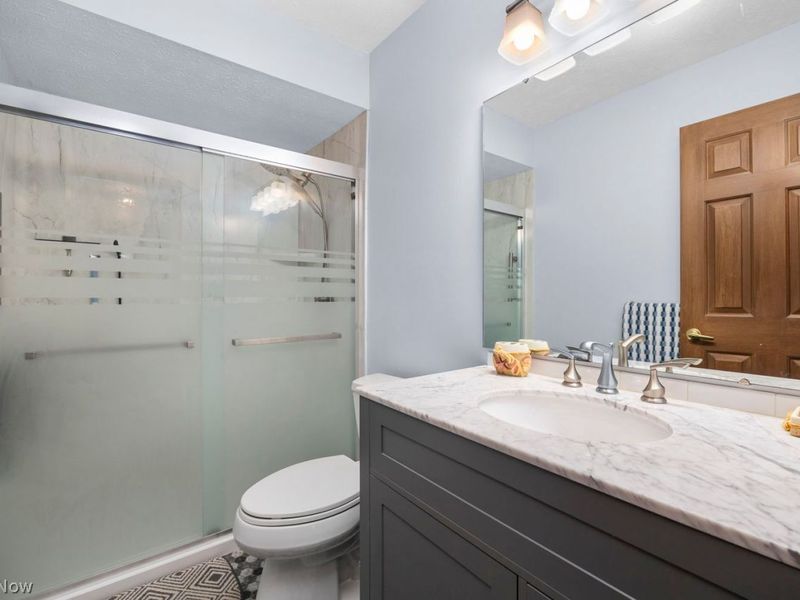 7310 Valeside Lane, Olmsted Township, OH 44138 Photo 32