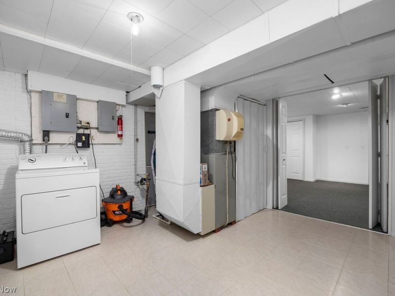 7310 Valeside Lane, Olmsted Township, OH 44138 Photo 34