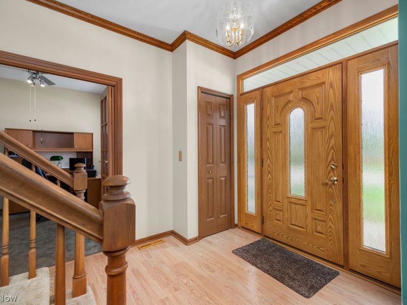 7310 Valeside Lane, Olmsted Township, OH 44138 Photo 4