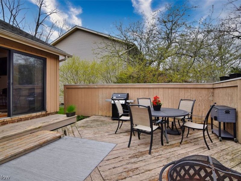 6470 Woodhawk Drive, Mayfield Heights, OH 44124 Photo 13