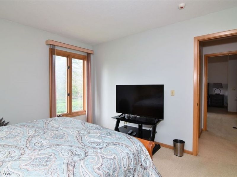 6470 Woodhawk Drive, Mayfield Heights, OH 44124 Photo 29