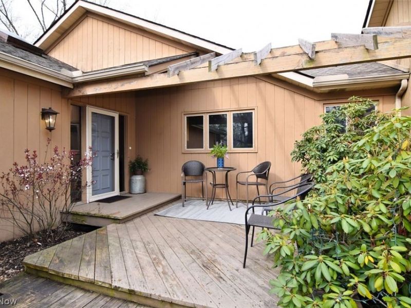 6470 Woodhawk Drive, Mayfield Heights, OH 44124 Photo 3