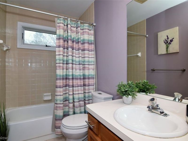 6470 Woodhawk Drive, Mayfield Heights, OH 44124 Photo 30