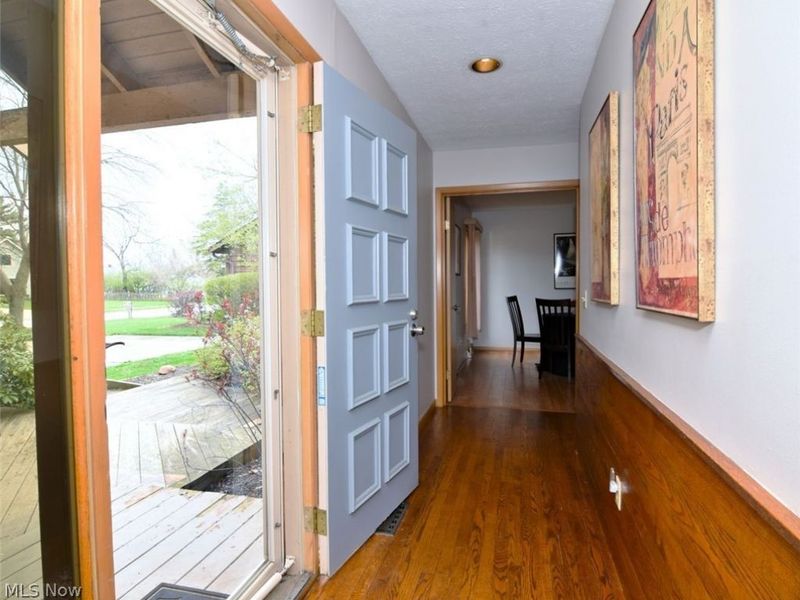 6470 Woodhawk Drive, Mayfield Heights, OH 44124 Photo 4