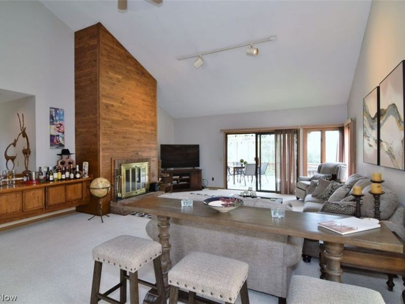 6470 Woodhawk Drive, Mayfield Heights, OH 44124 Photo 5