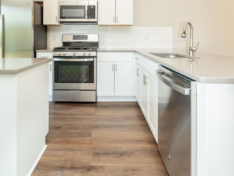 27 Ashbourne Drive, Westlake, OH 44145 Photo 9