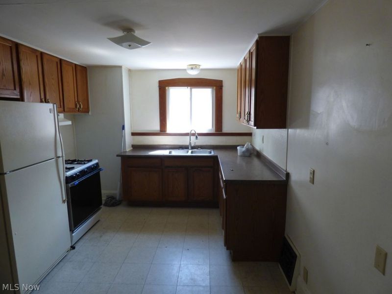 52- 54 N Brockway Avenue, Youngstown, OH 44509 Photo 9