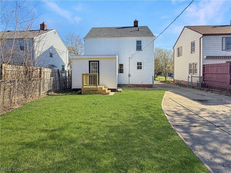 16905 Biltmore Avenue, Cleveland, OH 44128 Photo 13