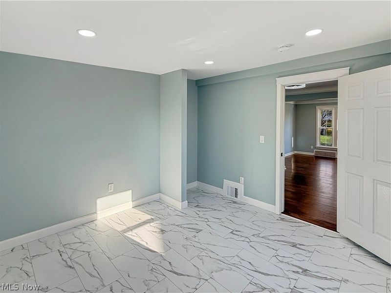 16905 Biltmore Avenue, Cleveland, OH 44128 Photo 21