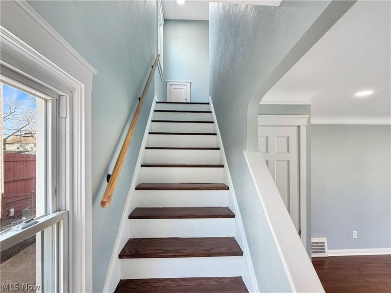 16905 Biltmore Avenue, Cleveland, OH 44128 Photo 30