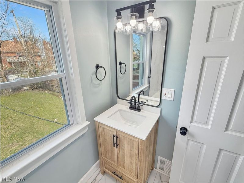 16905 Biltmore Avenue, Cleveland, OH 44128 Photo 33