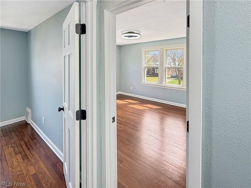 16905 Biltmore Avenue, Cleveland, OH 44128 Photo 37