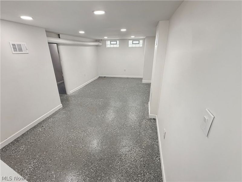 16905 Biltmore Avenue, Cleveland, OH 44128 Photo 44