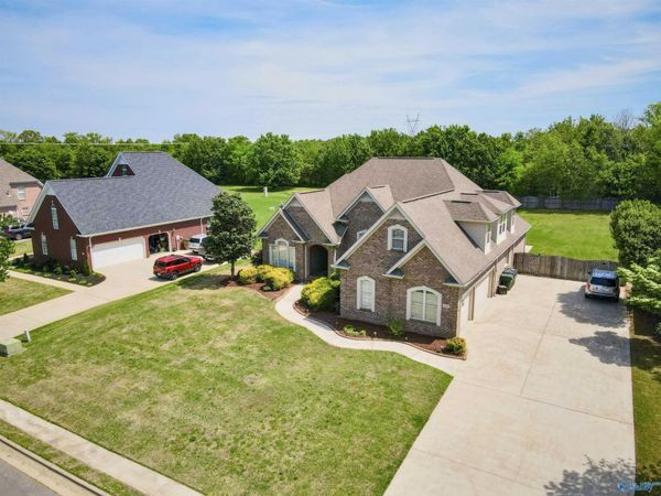 2012 Englewood Place, Decatur, AL 35603