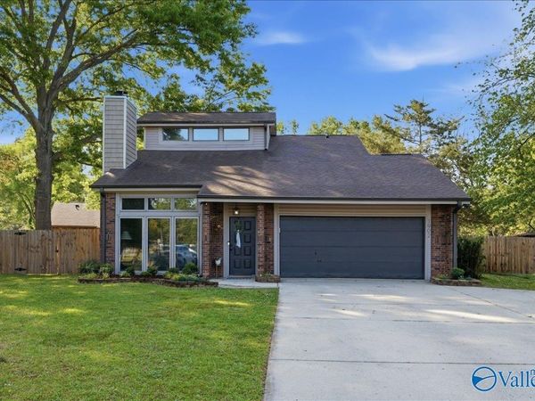 1902 Helmsdale Circle, Huntsville, AL 35803