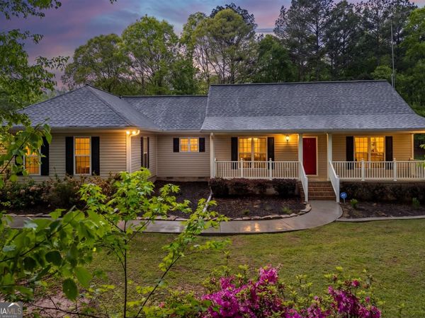 26 Tuxedo Drive, Commerce, GA 30530