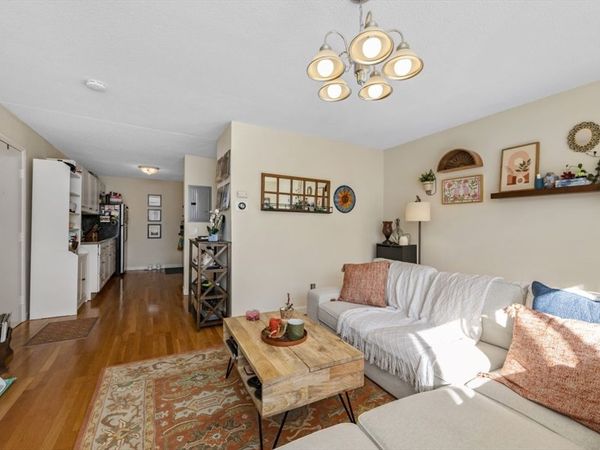 71 Oxford Avenue, Unit 6, Cambridge, MA 02138