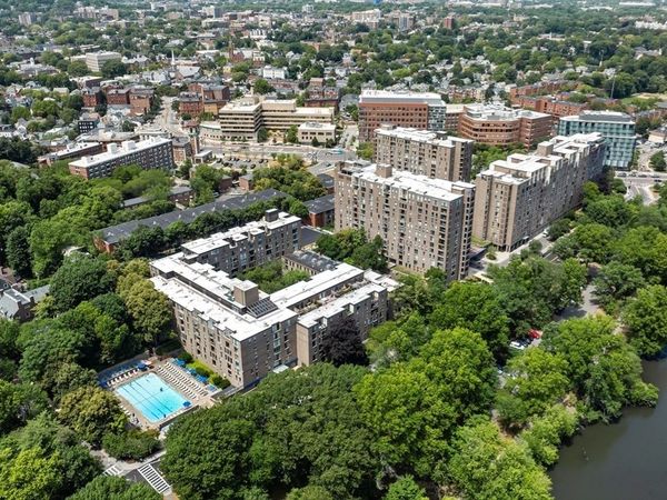 33 Pond Ave, Unit 608, Brookline, MA 02445
