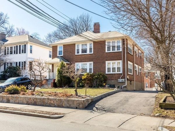 182-184 Cabot St, Unit 182, Newton, MA 02458