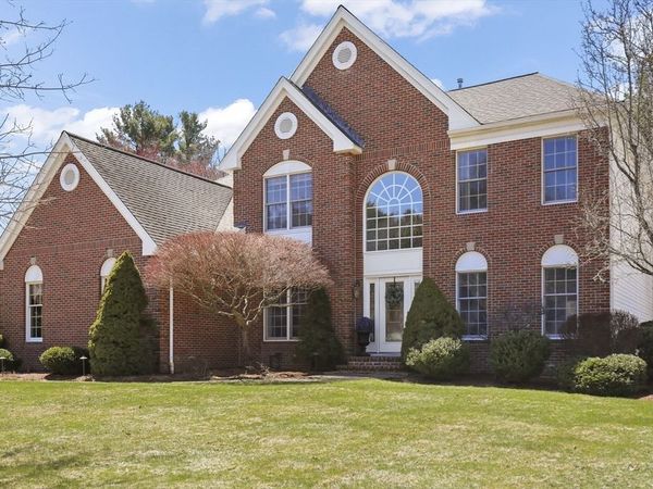 37 Hancock Rd, Franklin, MA 02038