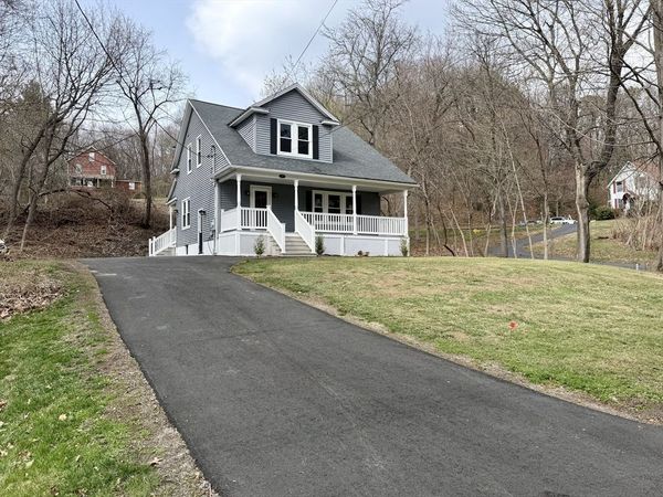 34 Ludlow Rd, South Hadley, MA 01075