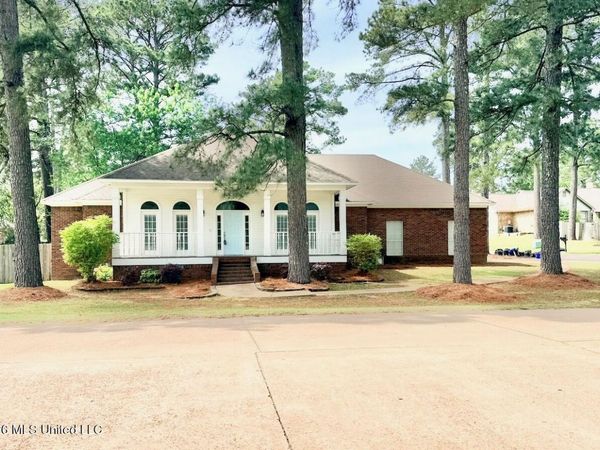 600 Bay Pointe Lane, Brandon, MS 39047