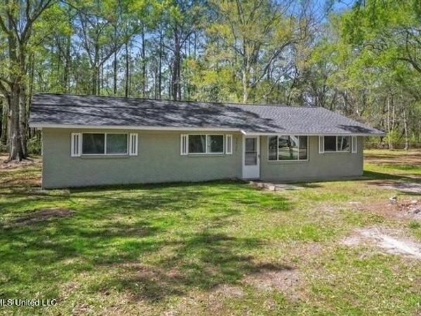 3625 Shamrock Court, Gautier, MS 39553