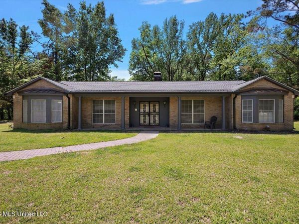 922 Belle Air Circle, Yazoo City, MS 39194