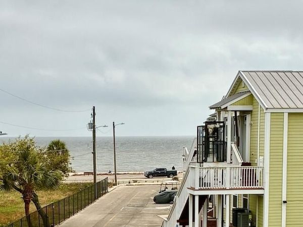 1515 E Beach Boulevard, Pass Christian, MS 39571