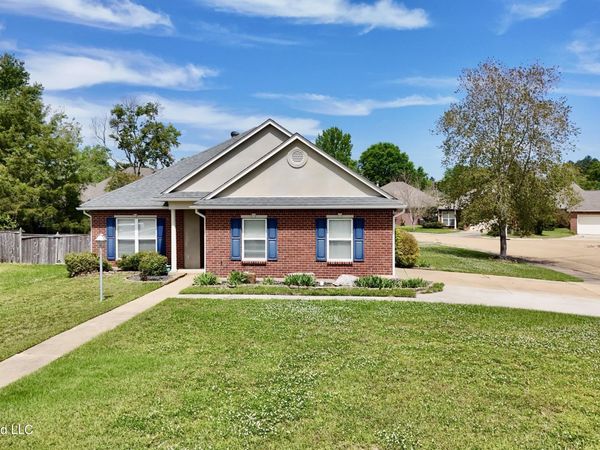 113 Oakleigh Drive, Clinton, MS 39056