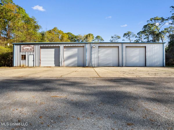 4920 Beach Street, Ocean Springs, MS 39564