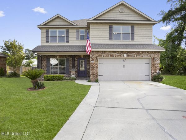 950 Old Towne Street, Gulfport, MS 39507