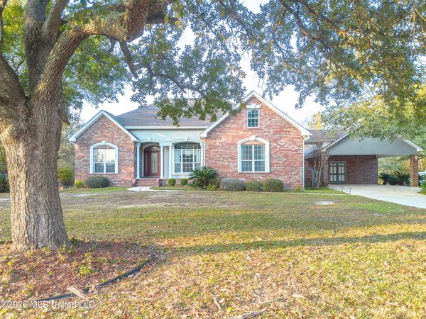 11827 River Estates Circle, Biloxi, MS 39532