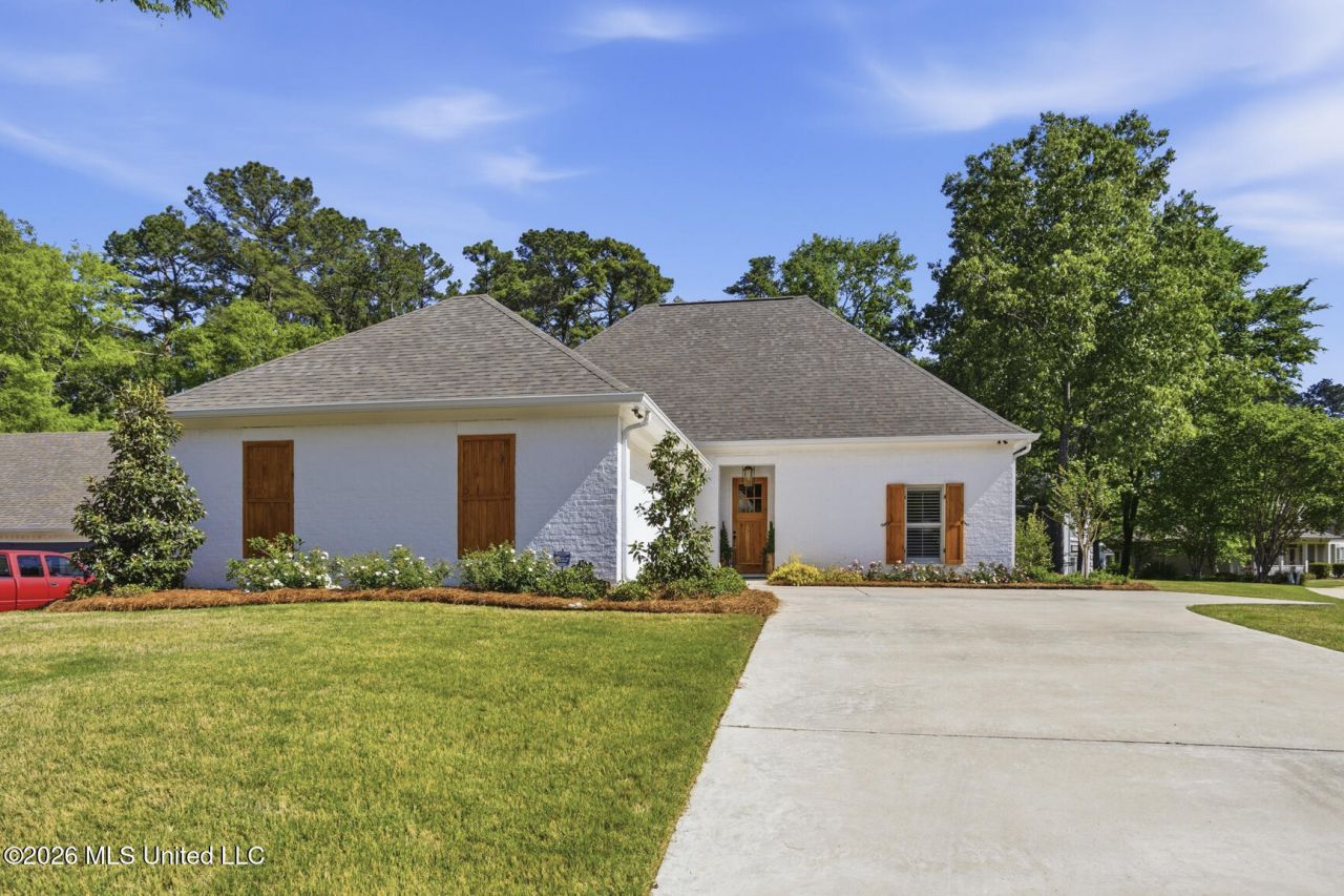304 Fairway Cove, Brandon, MS 39047 Main Photo
