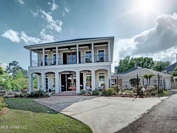 1 Fondren Green Circle, Jackson, MS 39216